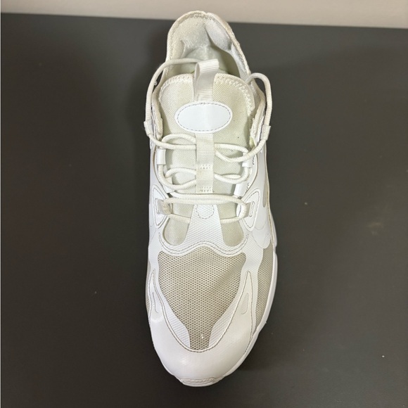 Nike Air Max Infinity 2,Women’s Triple White - CU9453-100 Size 11 - Picture 5 of 14